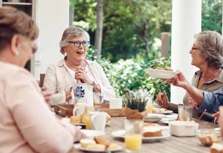 Creating a Supportive and Stimulating Environment in Assisted Living